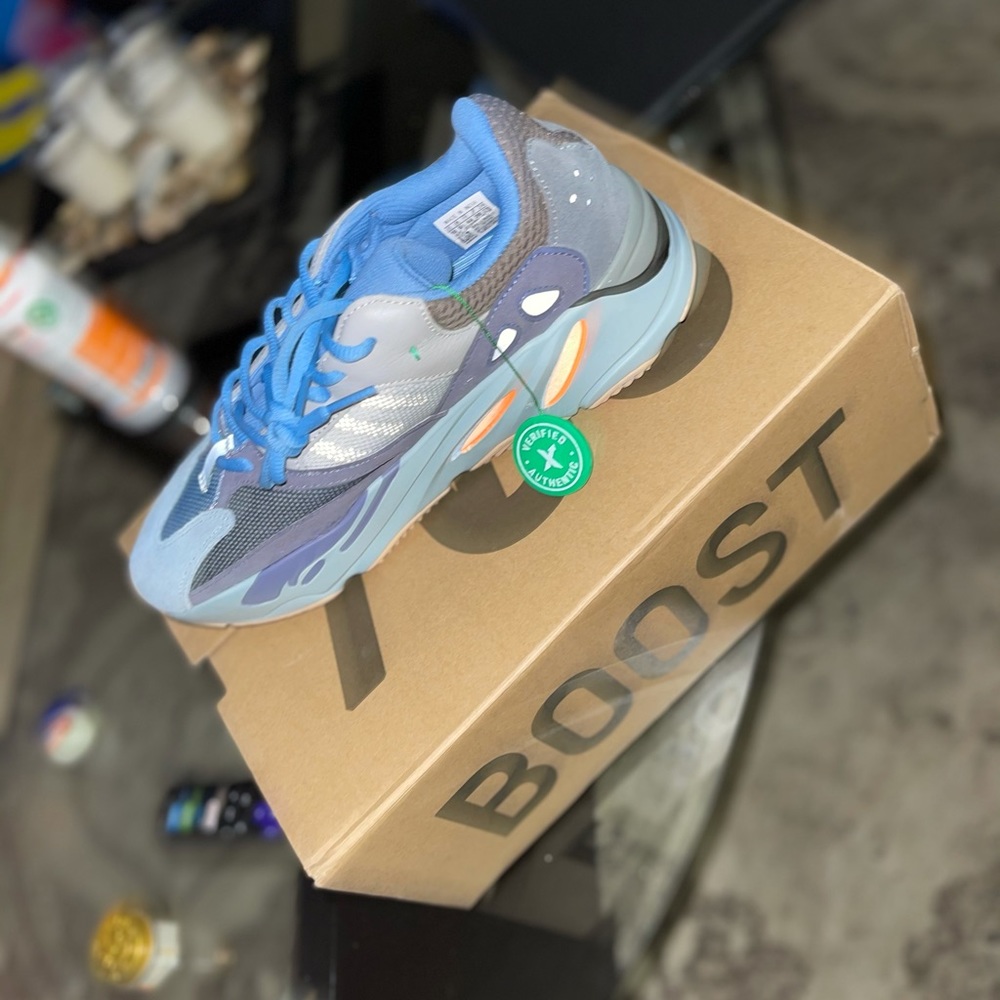Yeezy 700 carbon blue